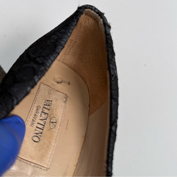 Valentino Garavani Black Lace Slip On Pointed Toe Heels Pumps Shoes Size 37 - Picture 13 of 17